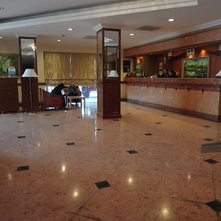 Holiday Villa Hotel City Centre Phnom Penh Extérieur photo