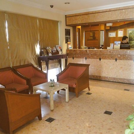 Holiday Villa Hotel City Centre Phnom Penh Extérieur photo