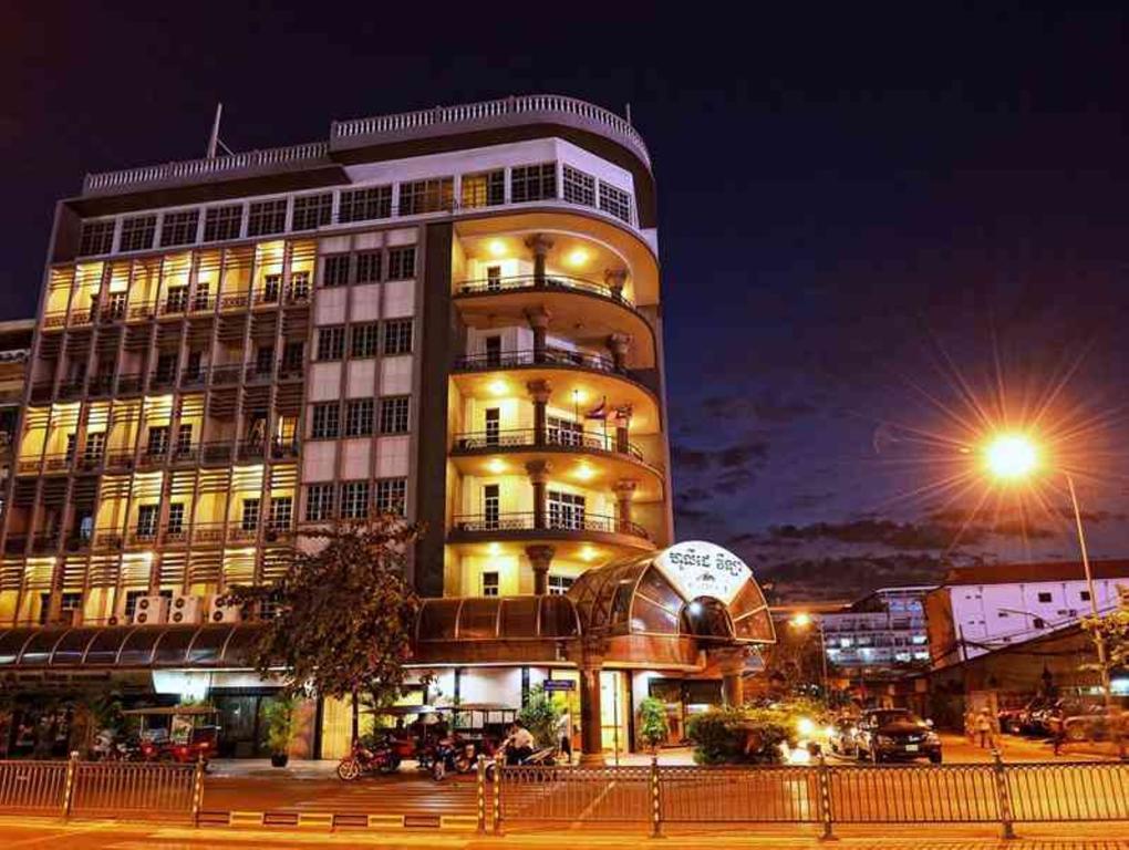 Holiday Villa Hotel City Centre Phnom Penh Extérieur photo
