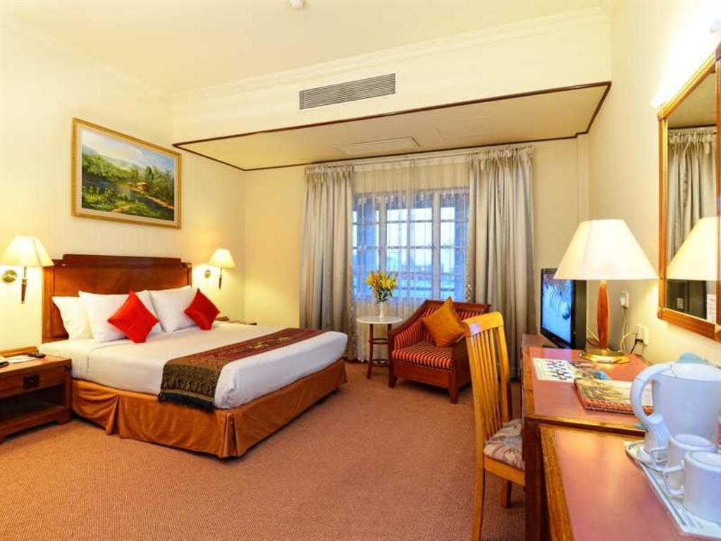 Holiday Villa Hotel City Centre Phnom Penh Extérieur photo