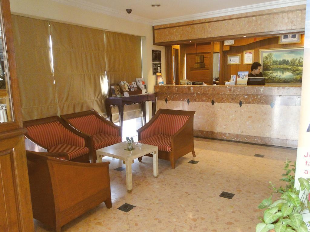 Holiday Villa Hotel City Centre Phnom Penh Extérieur photo
