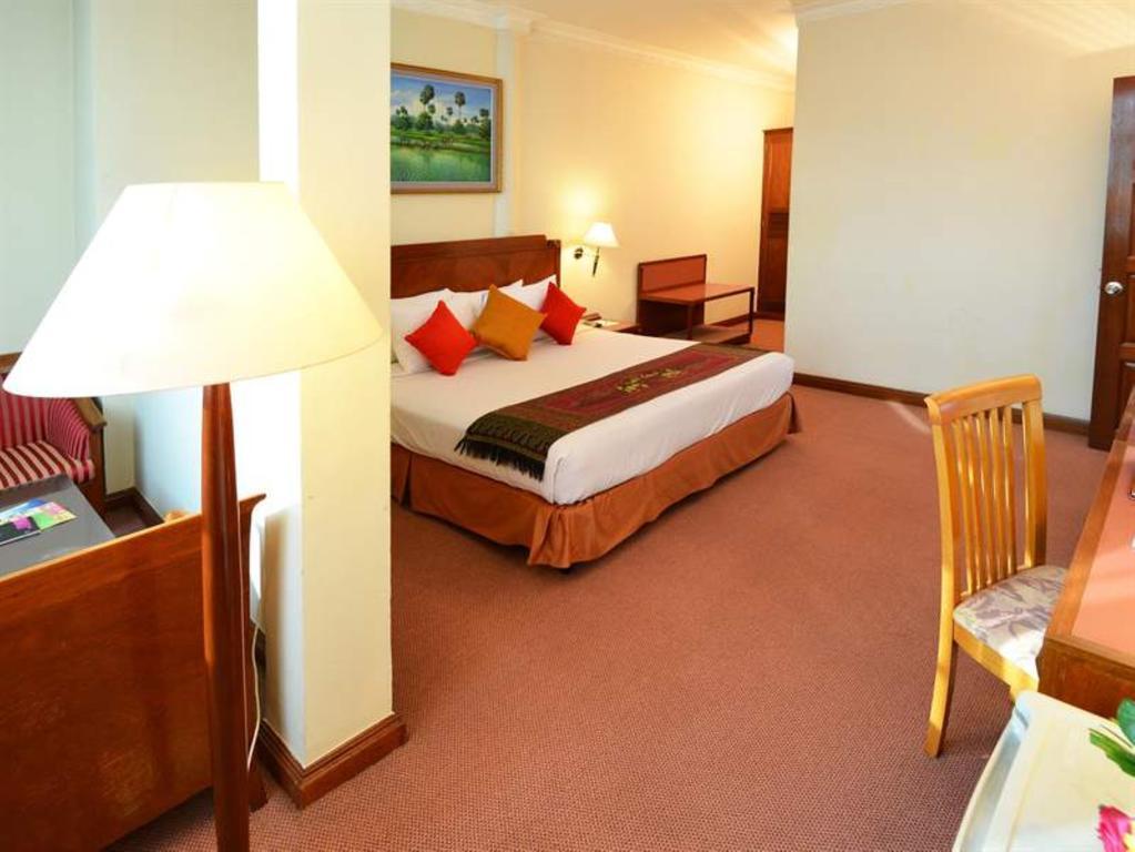 Holiday Villa Hotel City Centre Phnom Penh Chambre photo