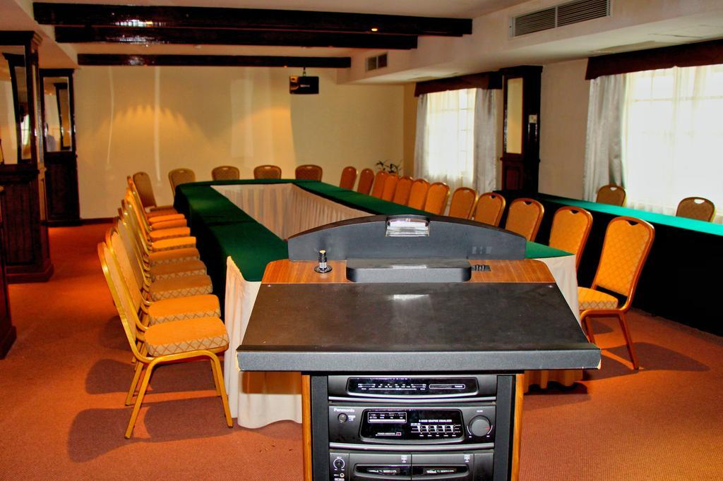 Holiday Villa Hotel City Centre Phnom Penh Extérieur photo