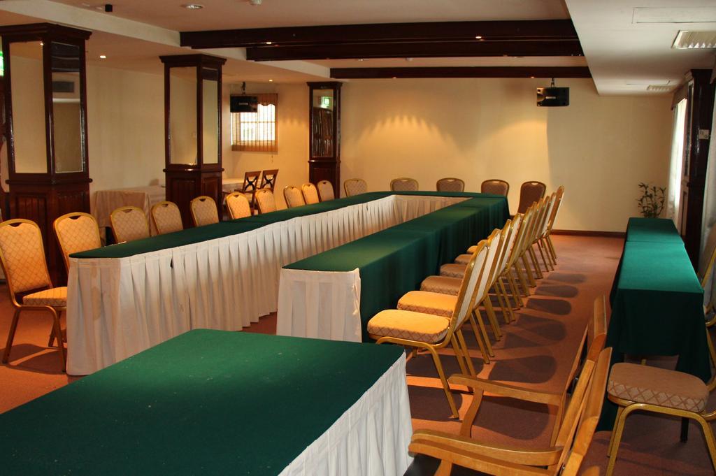 Holiday Villa Hotel City Centre Phnom Penh Extérieur photo