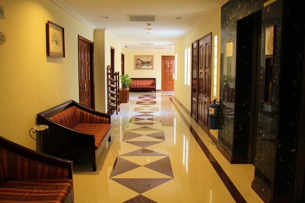 Holiday Villa Hotel City Centre Phnom Penh Extérieur photo